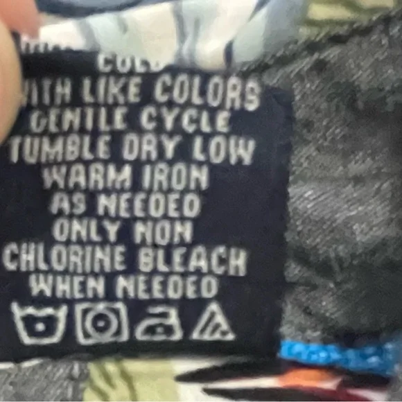 Men's Leaf Print Short Sleeve Shirt~ Size Large
Caribbean, Tropical or Resort - Picture 4 of 9